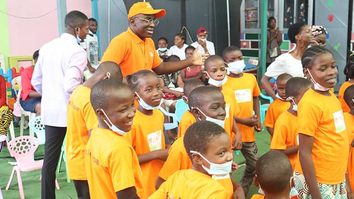 Assitance sociale dans un Orphelinat à la Cité sic | Don de fourniture scolaire et alimentation